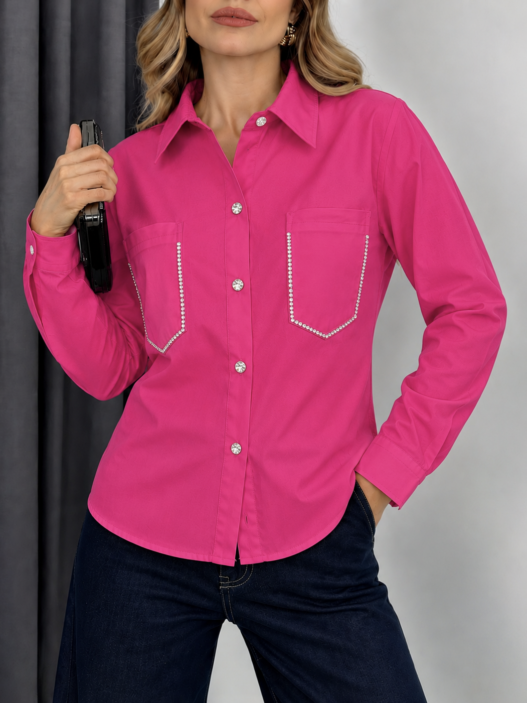 Camisa con brillos en los bolsillos