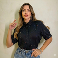 Camisa manga corta satinada con pedrería
