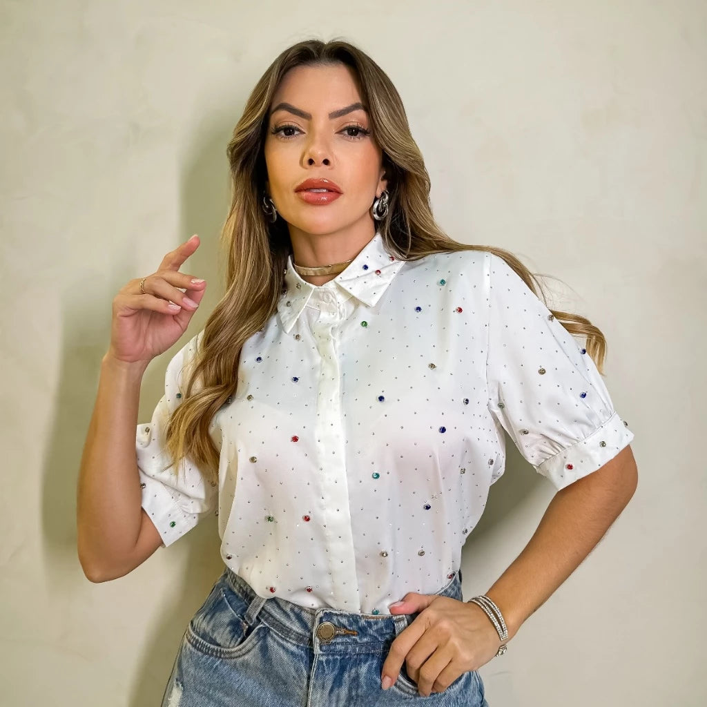 Camisa manga corta satinada con pedrería