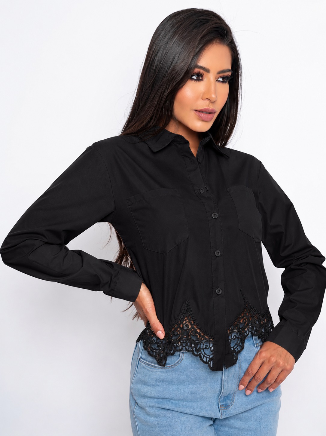 Camisa con detalles en broderie
